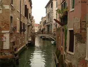 In den Gassen von Venedig. Wasserstraßen statt Asphalt